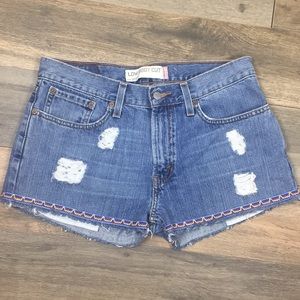 LEVI’S Cut Off Distressed Shorts with Trim Size32